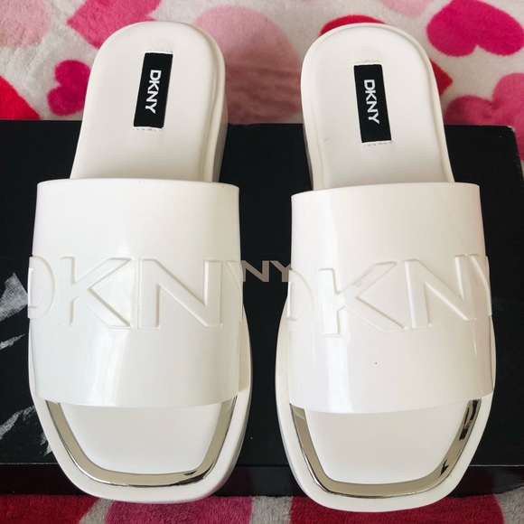 NEW - DKNY Women's Laren Platform Slide Sandals - Picture 2 of 6
